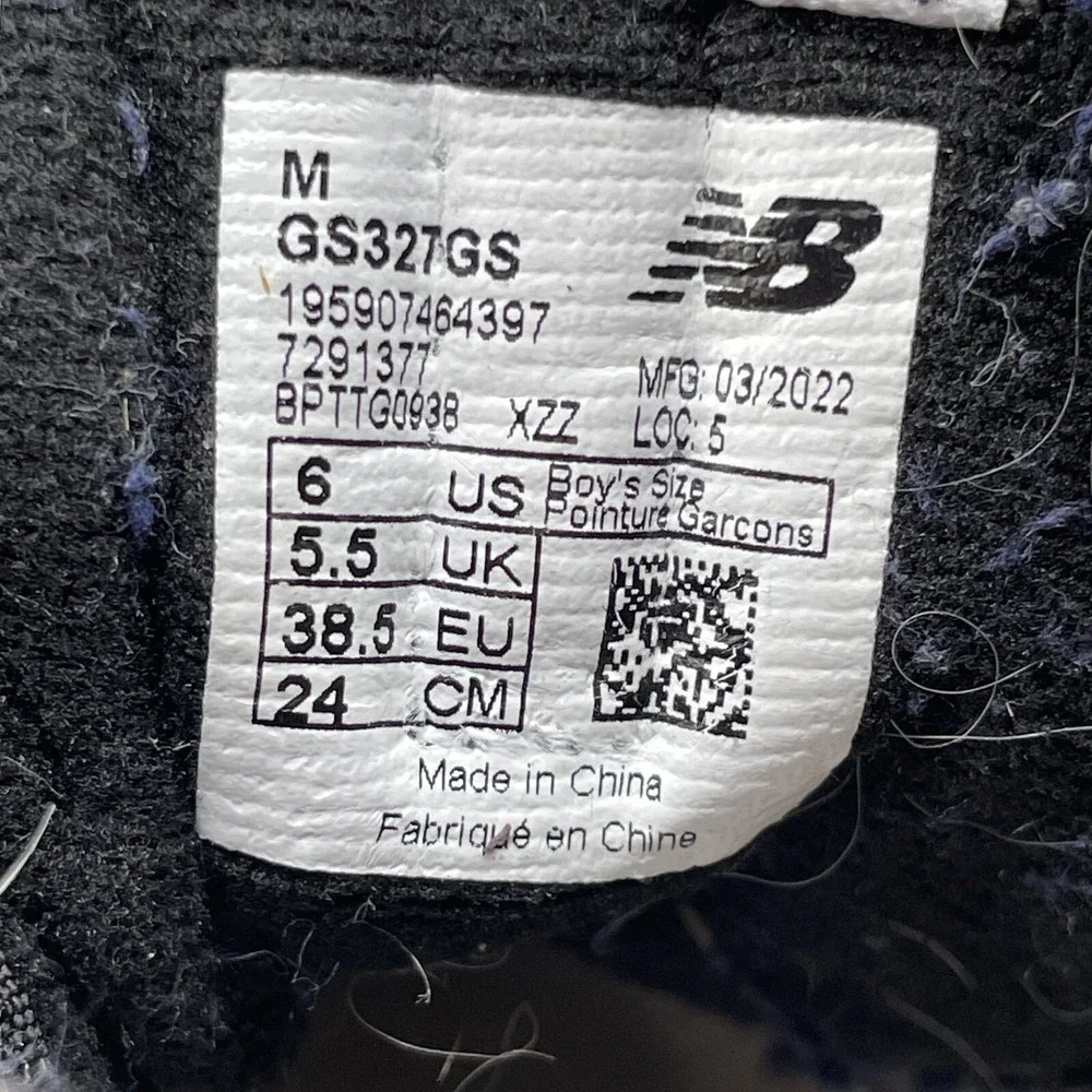 New Balance 327 Shoes Boy's 6 Black Sneakers Trainers Preppy Retro Academia 90's